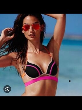 Victoria's Secret Hottie Halter Neon Trim Black Push Up Bikini Top 32B